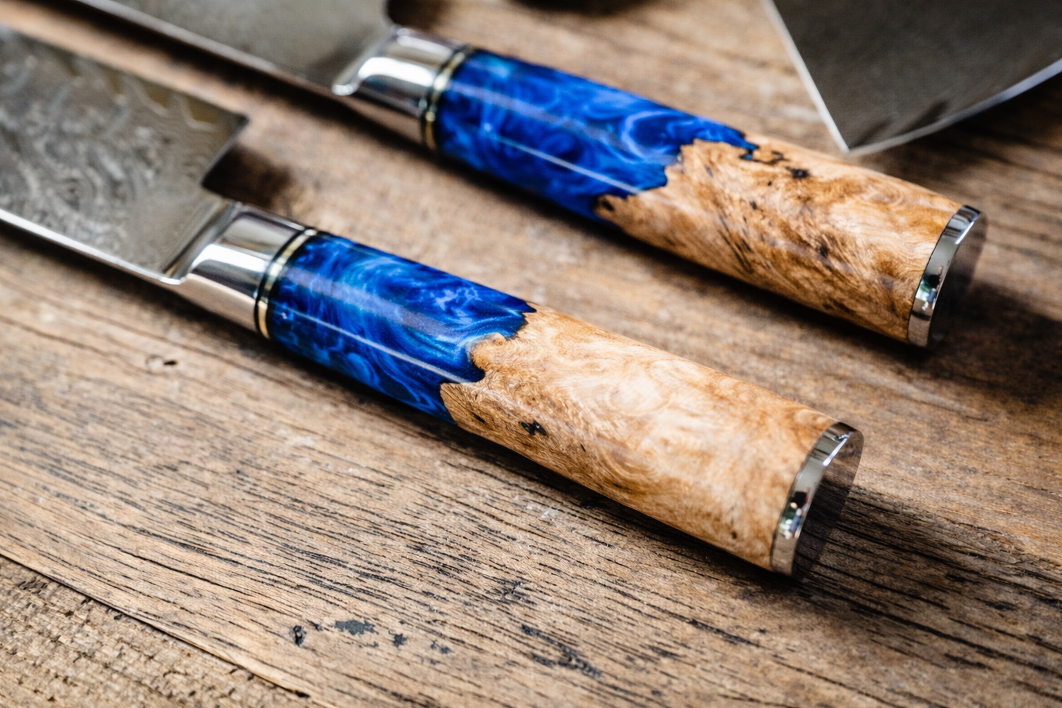 Personalized engraved Damascus knife set with blue burl handle — Tidal Series